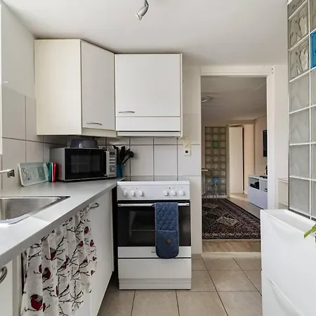 Apartment Mountain View Near Oslo: Bedroom, Lounge, Kitchen And Bathroom. Flat In Rykkinn