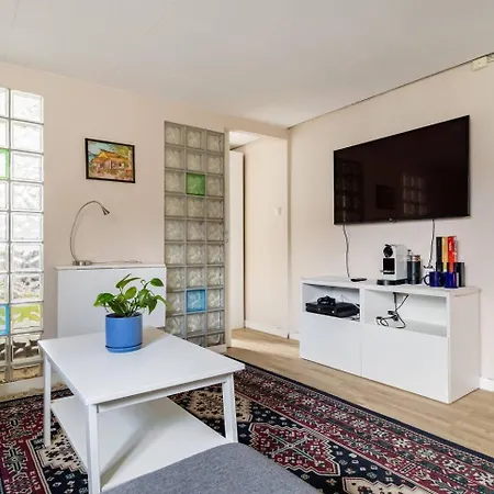 Mountain View Near Oslo: Bedroom, Lounge, Kitchen And Bathroom. Flat In Rykkinn Apartment Kolsas