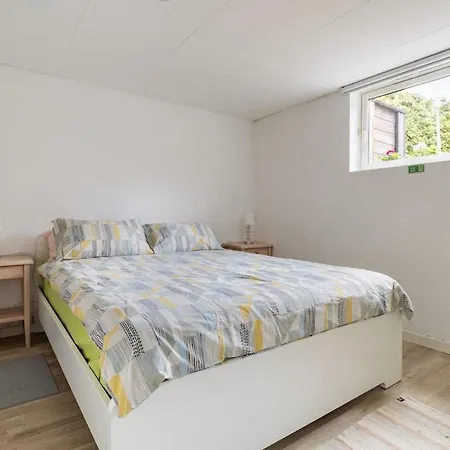 Mountain View Near Oslo: Bedroom, Lounge, Kitchen And Bathroom. Flat In Rykkinn