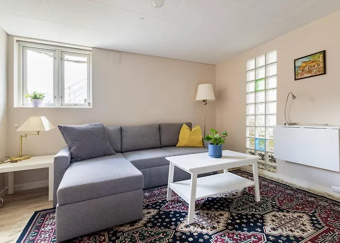 Mountain View Near Oslo: Bedroom, Lounge, Kitchen And Bathroom. Flat In Rykkinn Kolsas