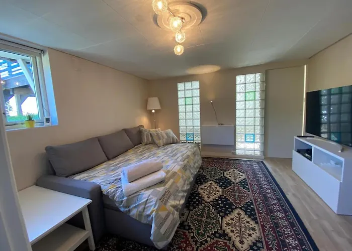 Mountain View Near Oslo: Bedroom, Lounge, Kitchen And Bathroom. Flat In Rykkinn * Kolsas