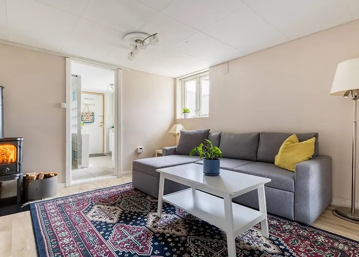 Mountain View Near Oslo: Bedroom, Lounge, Kitchen And Bathroom. Flat In Rykkinn Appartamento