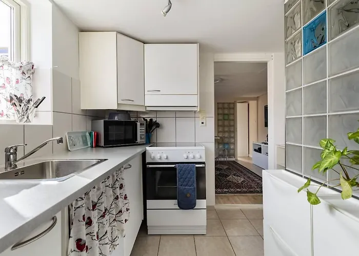 Appartamento Mountain View Near Oslo: Bedroom, Lounge, Kitchen And Bathroom. Flat In Rykkinn