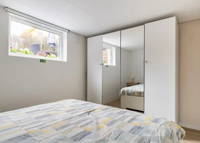 Mountain View Near Oslo: Bedroom, Lounge, Kitchen And Bathroom. Flat In Rykkinn Appartamento